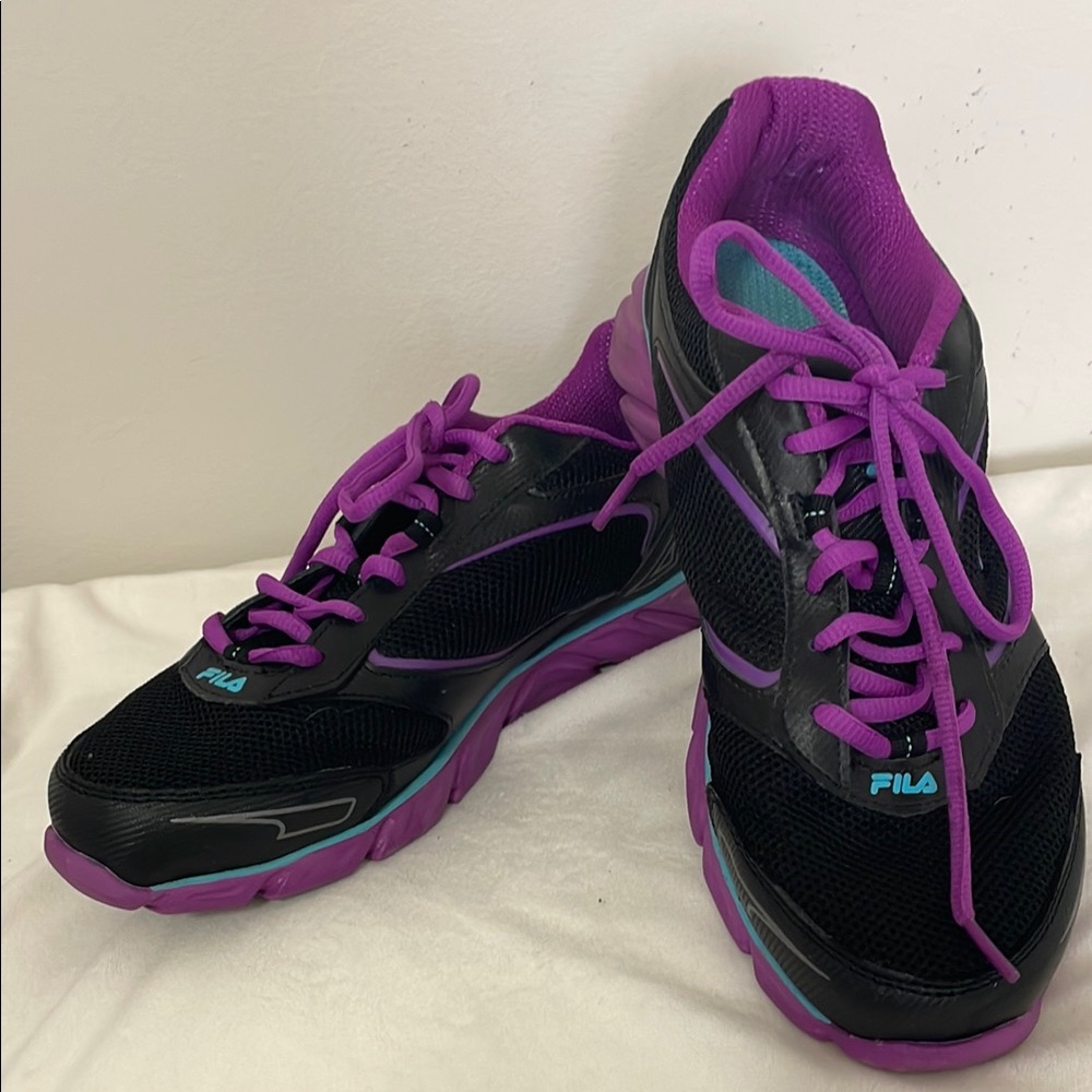 Fila Black and Purple Wide Running Shoes with Mesh  and Vegan Leather Upper